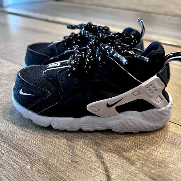 used nike huaraches